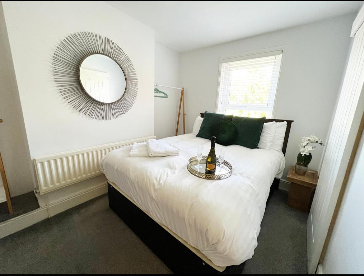 Modern 3 Bed, Heart Of Ashley Cross, 5 Mins To Sandbanks 浦耳 外观 照片